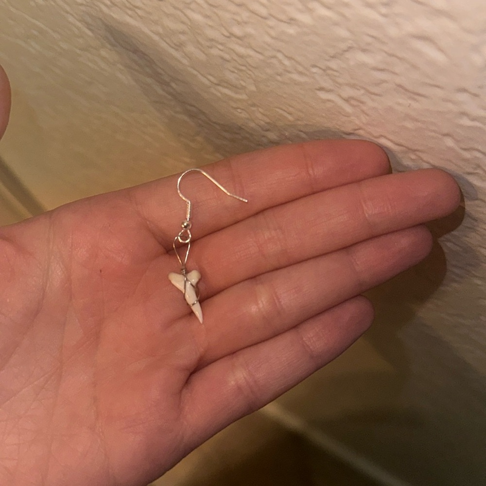 Handmade: Shark Tooth Statement (Solo) Earring